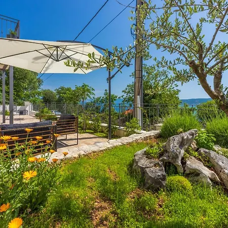 Antani With Heated Pool, Sauna & Jacuzzi Vilă Crikvenica