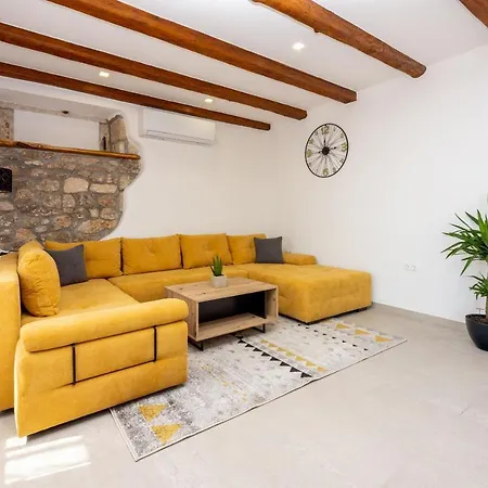 Antani With Heated Pool, Sauna & Jacuzzi Vilă Crikvenica