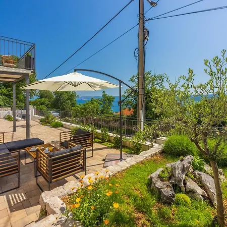 Antani With Heated Pool, Sauna & Jacuzzi