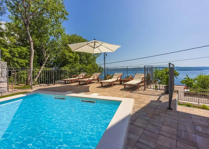 Antani With Heated Pool, Sauna & Jacuzzi