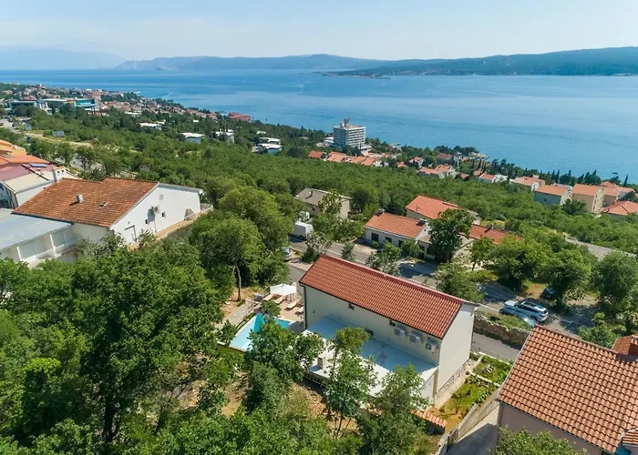 Antani With Heated Pool, Sauna & Jacuzzi Vila *