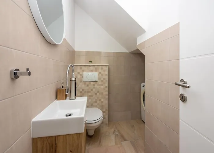 Antani With Heated Pool, Sauna & Jacuzzi