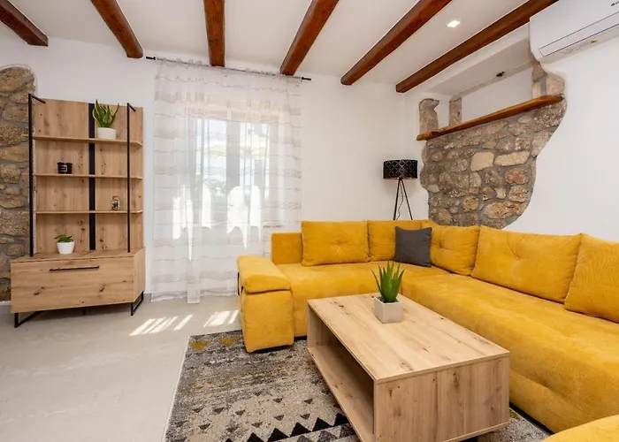 Antani With Heated Pool, Sauna & Jacuzzi *