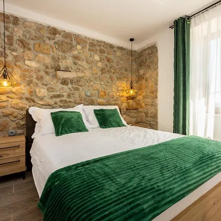Vila Antani With Heated Pool, Sauna & Jacuzzi