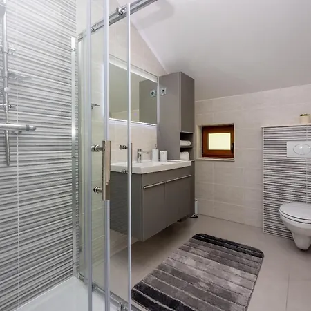 Vila Antani With Heated Pool, Sauna & Jacuzzi