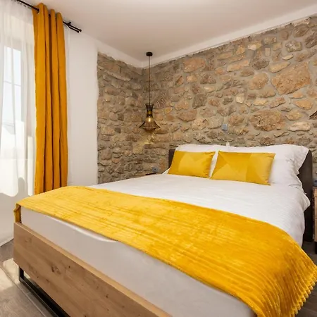 Antani With Heated Pool, Sauna & Jacuzzi Vila