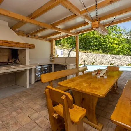 Vila Antani With Heated Pool, Sauna & Jacuzzi *