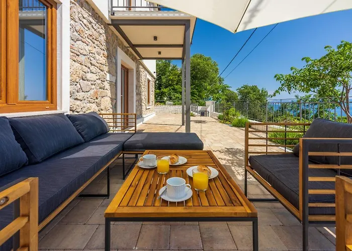 Villa Antani With Heated Pool, Sauna & Jacuzzi Crikvenica