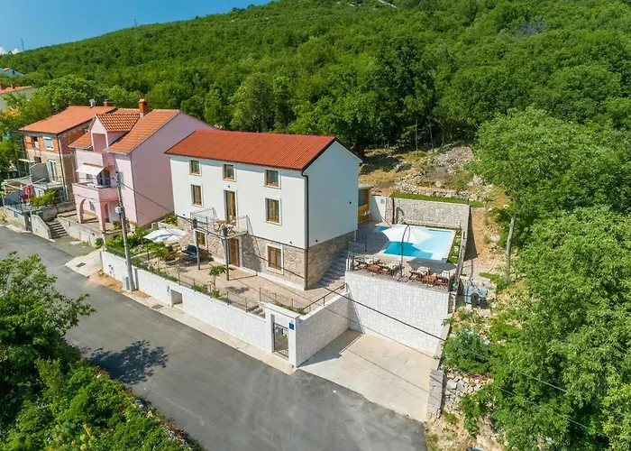 Antani With Heated Pool, Sauna & Jacuzzi Crikvenica